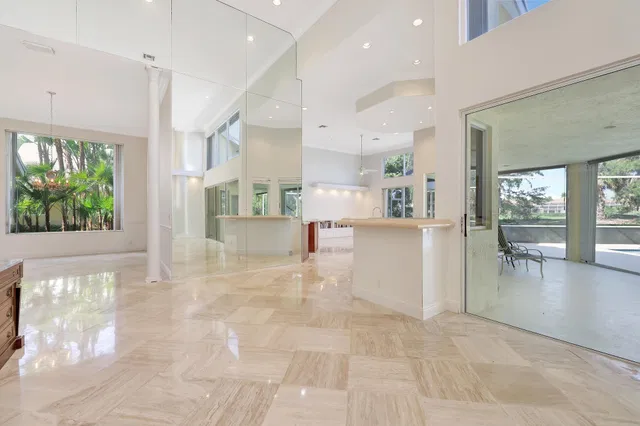 Monarch Country Club Residence photo 50