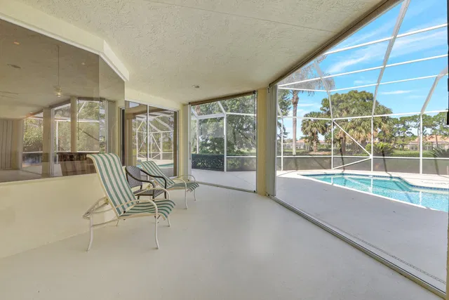 Monarch Country Club Residence photo 52