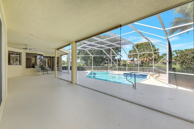 Monarch Country Club Residence photo 54
