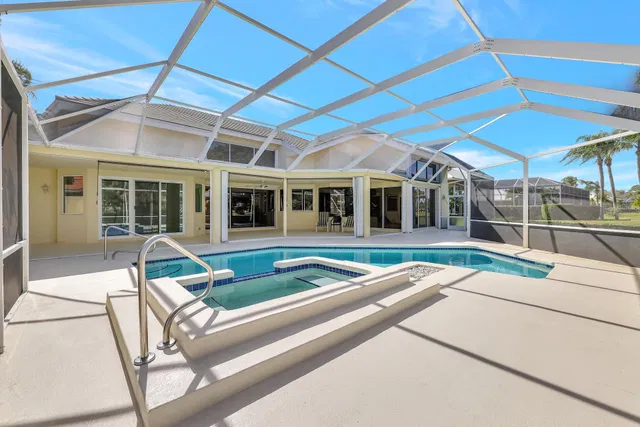 Monarch Country Club Residence photo 59
