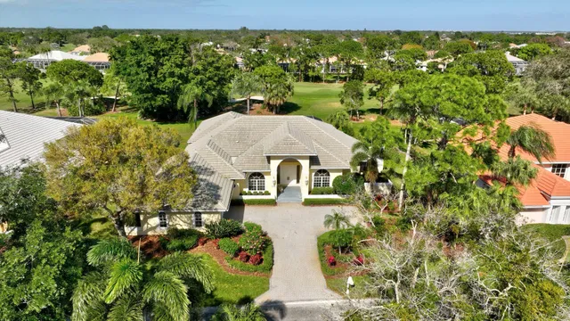 Monarch Country Club Residence photo 67