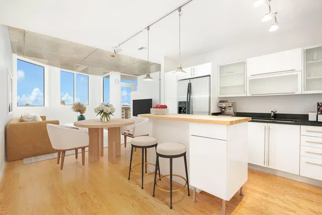 Villa Lofts Unit 901 photo 4