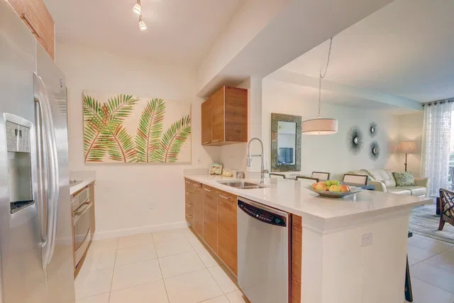 City Palms Unit 203 photo 5