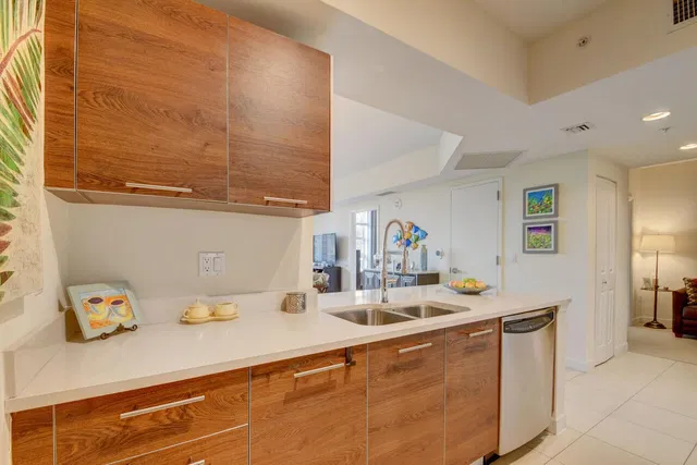 City Palms Unit 203 photo 8