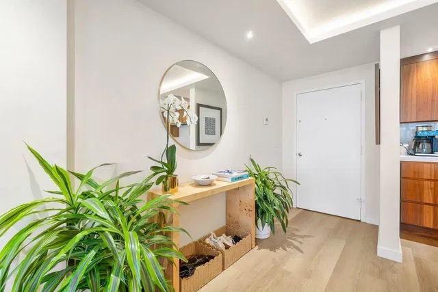 Island House Condos Unit 5c photo 2