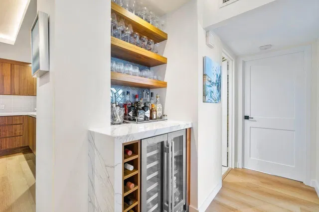 Island House Condos Unit 5c photo 6