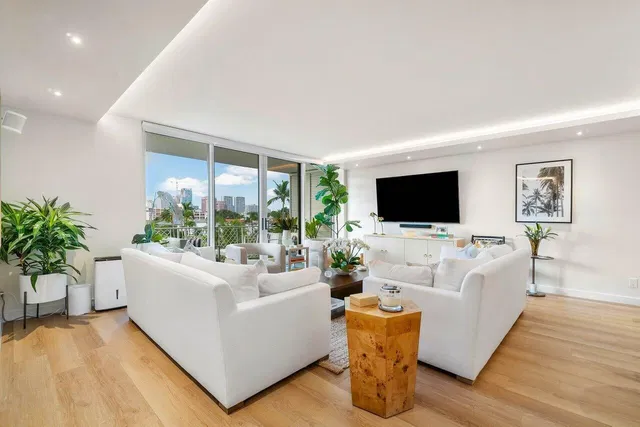 Island House Condos Unit 5c photo 9