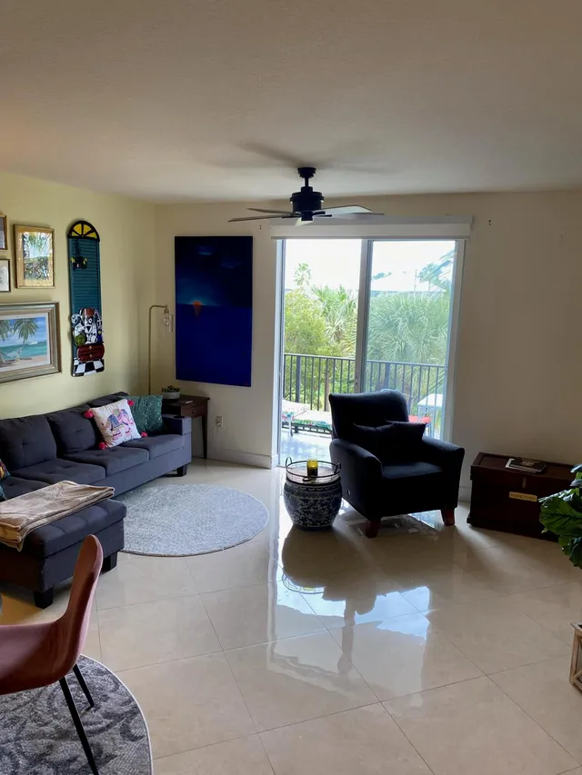 Pineapple Grove Village Condominiums Unit 405 photo 3