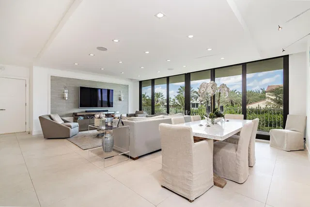Sloan's Curve Palm Beach Unit 203n photo 5