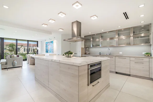 Sloan's Curve Palm Beach Unit 203n photo 9