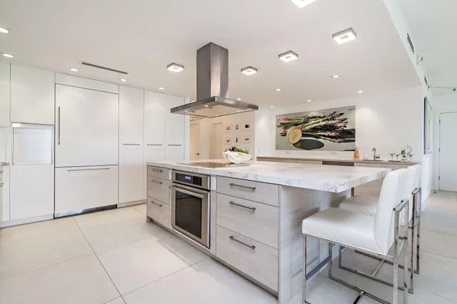 Sloan's Curve Palm Beach Unit 203n photo 10