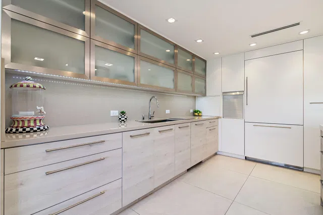 Sloan's Curve Palm Beach Unit 203n photo 11