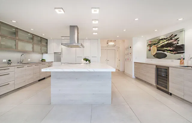 Sloan's Curve Palm Beach Unit 203n photo 14