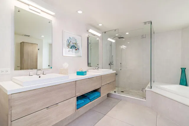 Sloan's Curve Palm Beach Unit 203n photo 20