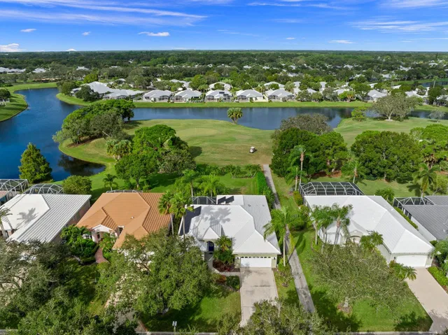 Monarch Country Club Residence photo 42