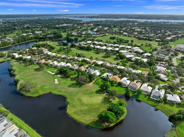 Monarch Country Club Residence photo 46