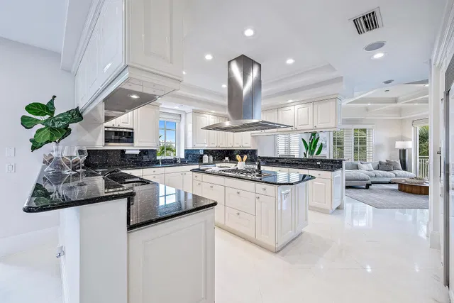 One Watermark Place Unit 201 photo 10