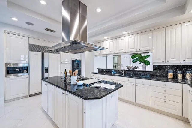 One Watermark Place Unit 201 photo 11