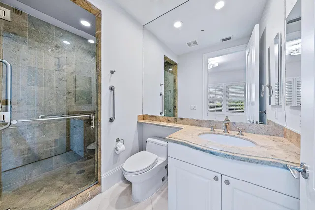 One Watermark Place Unit 201 photo 28