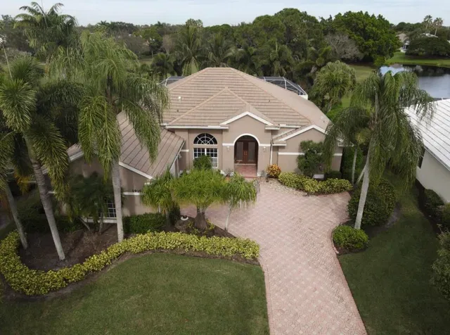 Monarch Country Club Residence photo 3