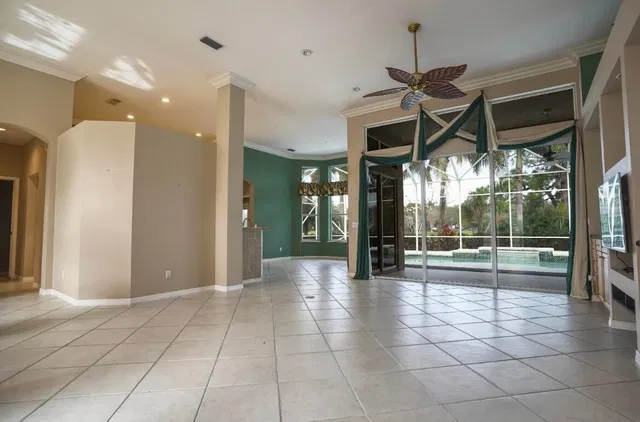 Monarch Country Club Residence photo 7