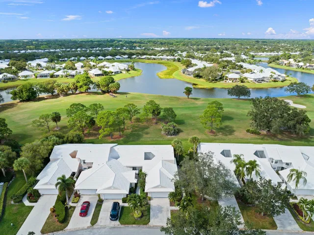 Monarch Country Club Residence photo 4