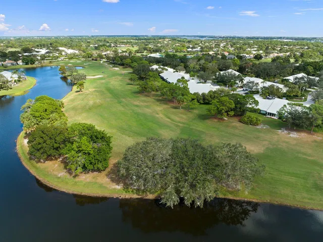 Monarch Country Club Residence photo 8