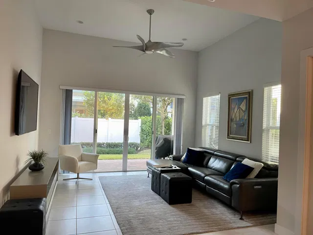 Residences at Midtown Palm Beach Gardens Residence photo 8