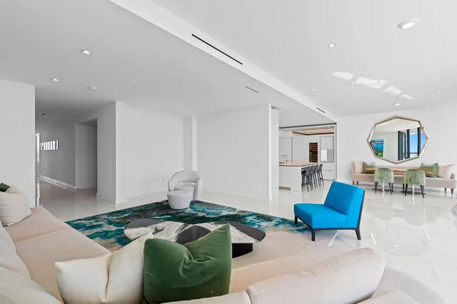 The Bristol Palm Beach Unit 602 photo 10