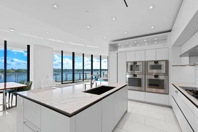 The Bristol Palm Beach Unit 602 photo 14
