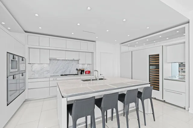 The Bristol Palm Beach Unit 602 photo 17