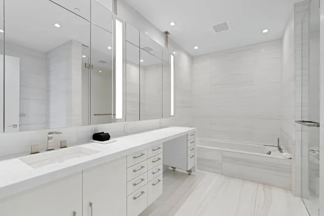 The Bristol Palm Beach Unit 602 photo 26