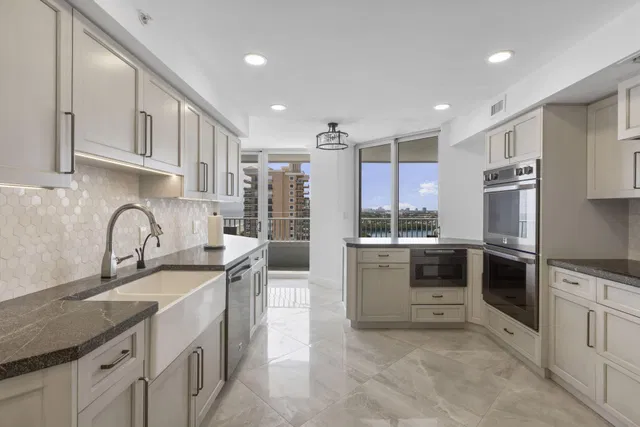 Corniche Singer Island Unit 1702 photo 2
