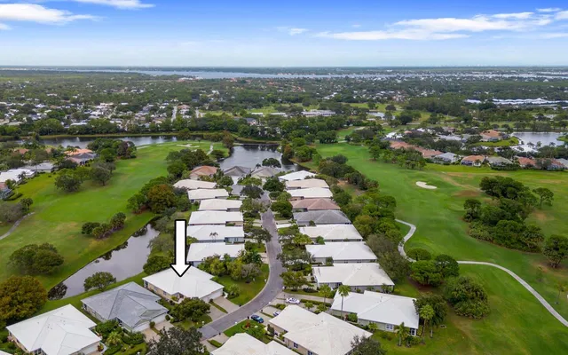 Monarch Country Club Residence photo 4