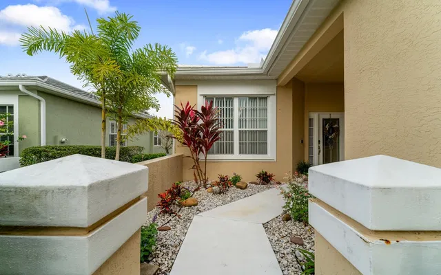 Monarch Country Club Residence photo 8