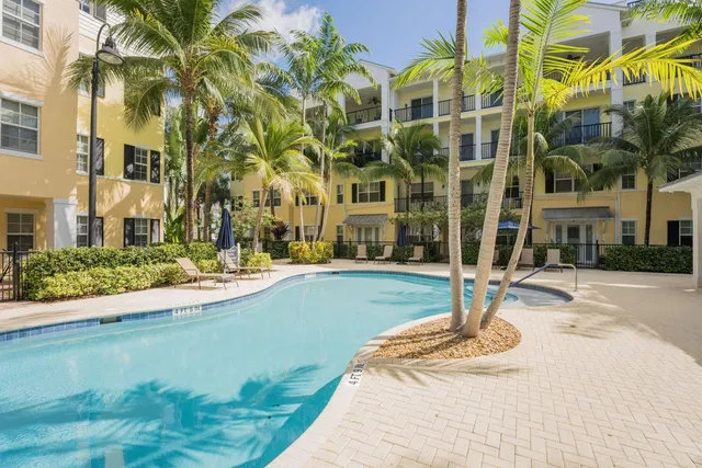 Latitude Delray Unit 301 photo 4