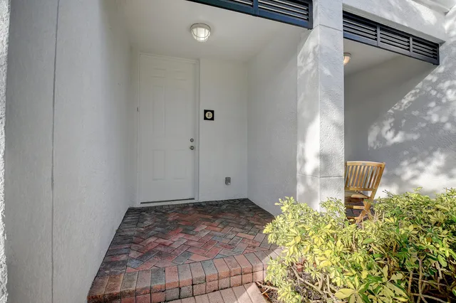 Pineapple Grove Village Condominiums Unit 4e photo 3