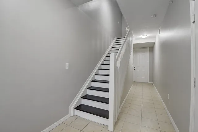 Pineapple Grove Village Condominiums Unit 4e photo 6