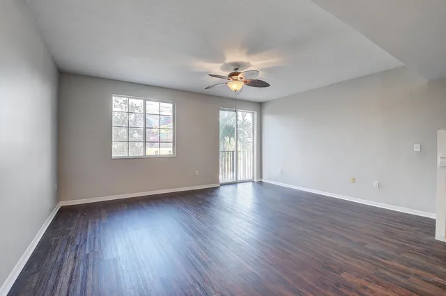 Pineapple Grove Village Condominiums Unit 4e photo 9
