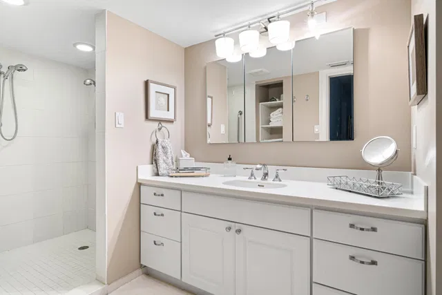 Eastpointe Singer Island Unit 19d photo 34
