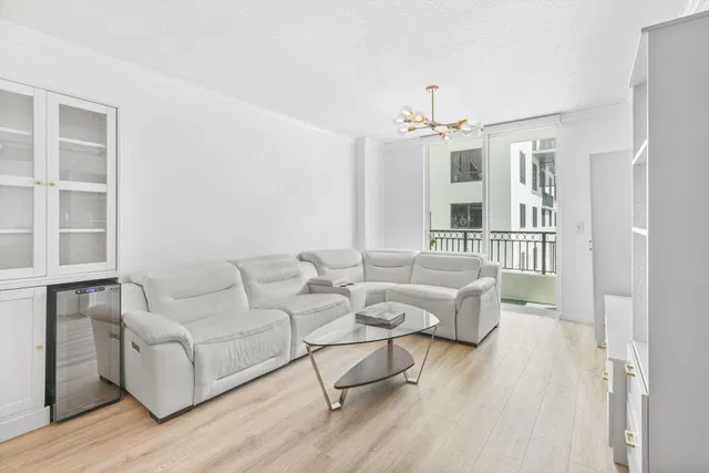 The Prado Unit 239 photo 3