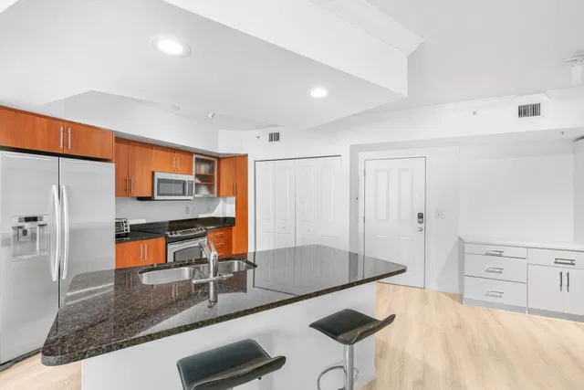 The Prado Unit 239 photo 8