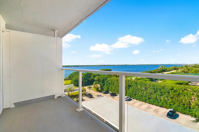 The Patrician of Palm Beach Unit 625 photo 5