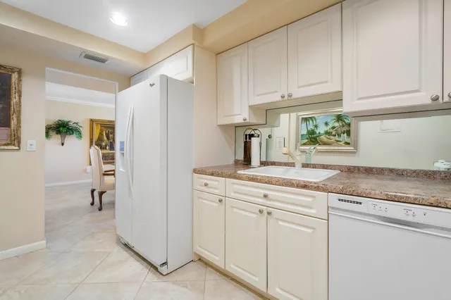 The Patrician of Palm Beach Unit 625 photo 8