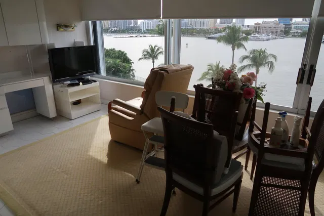 Palm Beach Towers, Palm Beach Unit B418 photo 5