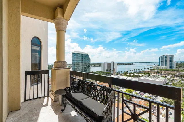 One City Plaza Unit 1605 photo 8
