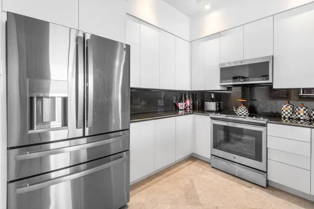 One City Plaza Unit 1605 photo 12
