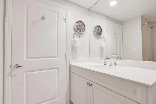 Harborage Yacht Club Unit 201 photo 30