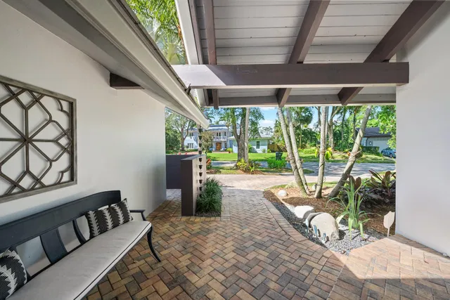 Boca Bath & Tennis Residence photo 8