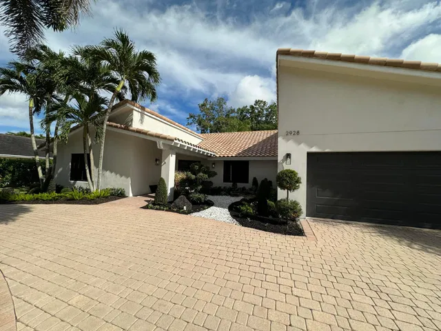 Boca Bath & Tennis Residence photo 3